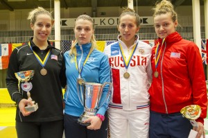 Foto: Luc Gevaert. Vlnr: Mariel Zagunis (zilver), Olga Kharlan (goud), Dina Galiakbarova en Dagmara Wozniak (beiden brons).